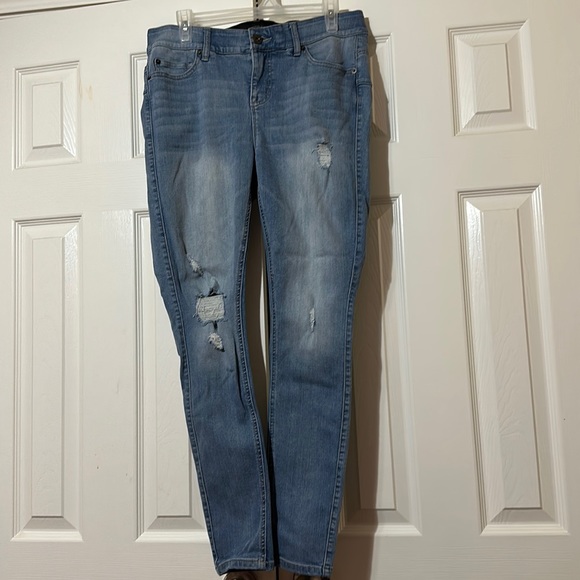 Torrid bombshell skinny jeans size 12 - Picture 2 of 6